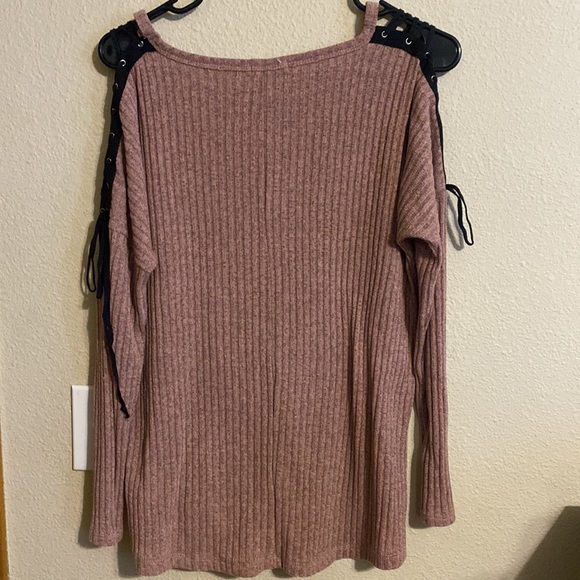 Oddy ribbed long sleeve with tie sleeves size small - Picture 5 of 5